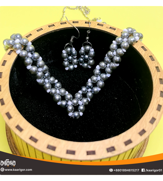 V-Shaped Beaded Choker Set